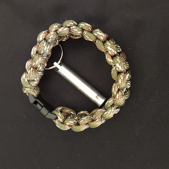 Survival Bracelet and Whistle (NEW) - Picture 2 of 7